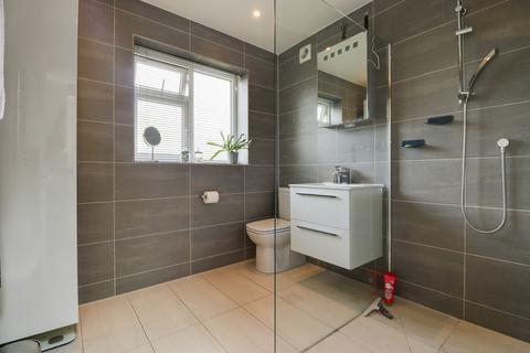 10 Forge Drive, Claygate, Esher, KT10 0HR