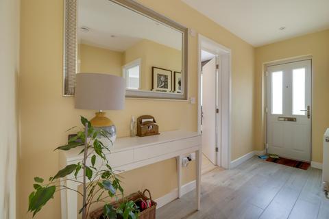 10 Forge Drive, Claygate, Esher, KT10 0HR