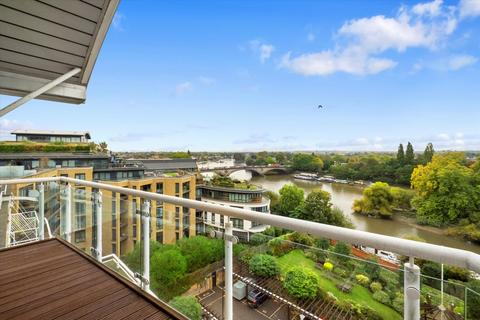 3 bedroom flat for sale, Kew Bridge Road, Brentford, TW8