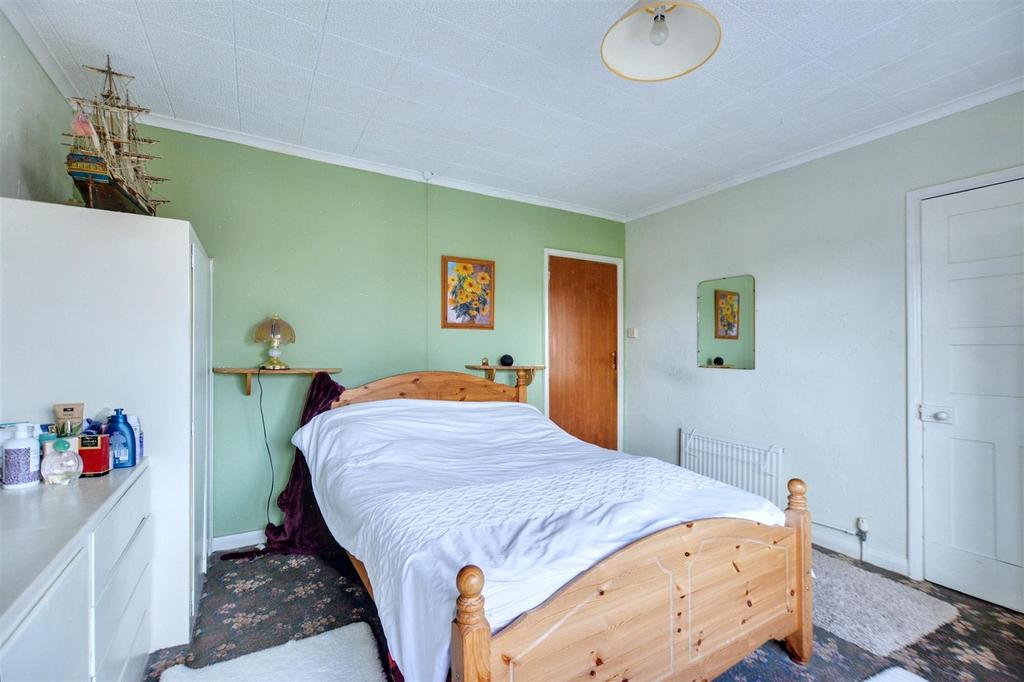 Bedroom 1 2.jpeg