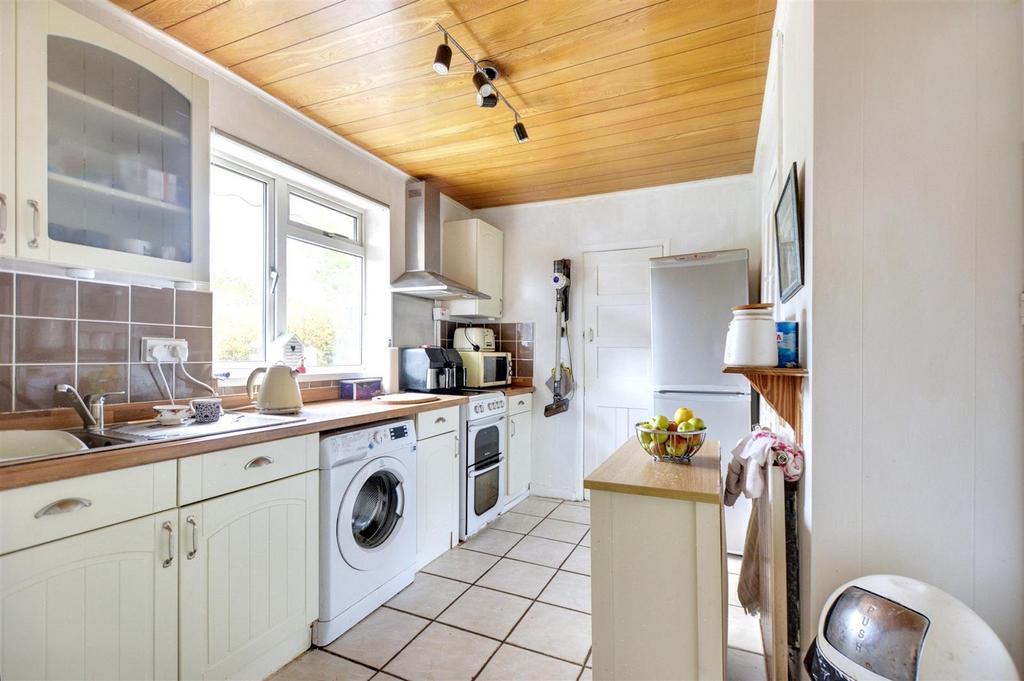 Kitchen 1.jpeg