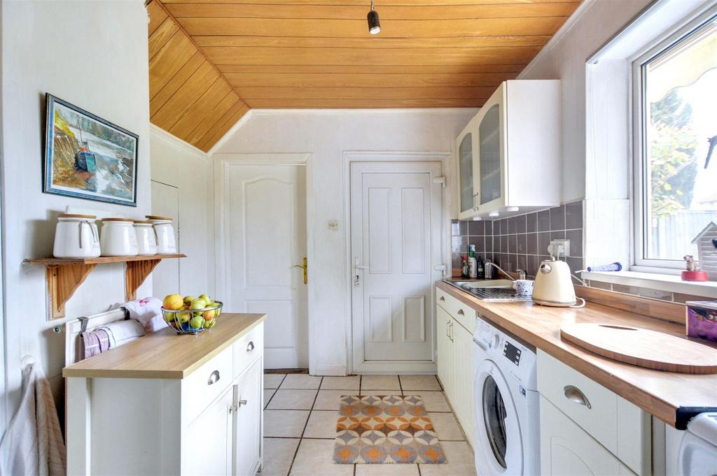 Kitchen 3.jpeg