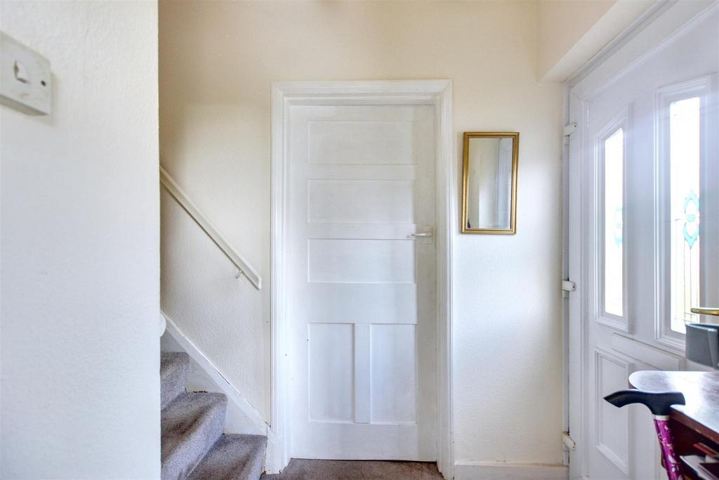 Entrance Hall 2.jpeg