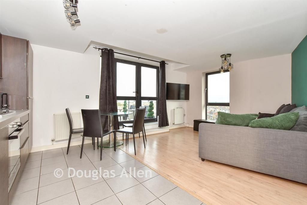 Lounge/Diner/ Kitchen
