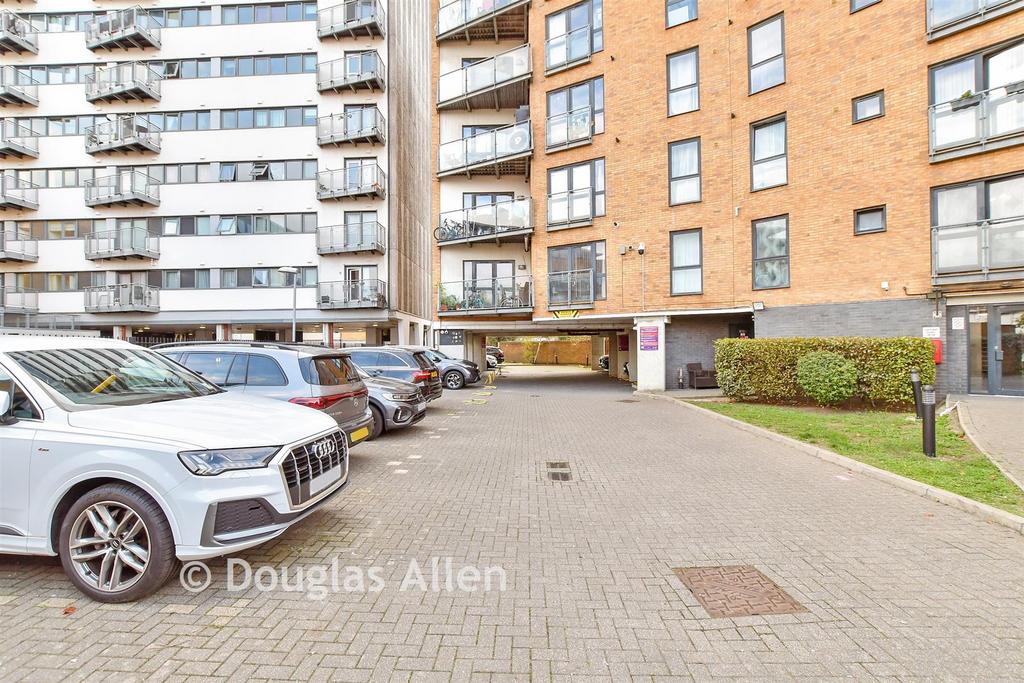 Driveway/Parking