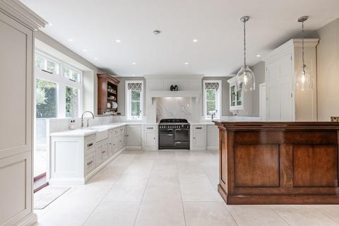 undefined, Beautiful Edwardian Residence in Watlington - Spacious Grounds and Ideal for Commuting to London