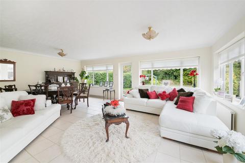 undefined, St. James Avenue, Epsom