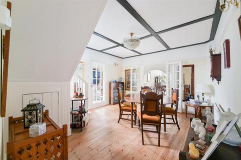undefined, St. James Avenue, Epsom