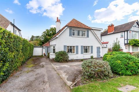 St. James Avenue, Ewell