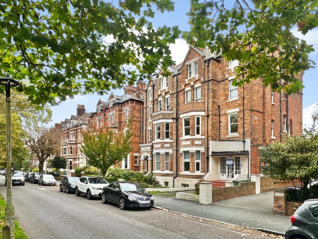 Castle Hill Avenue