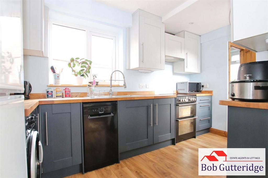 Fitted kitchen