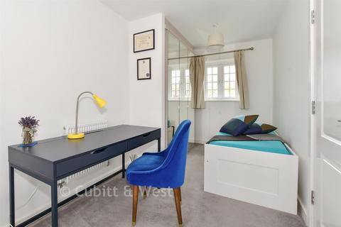 1 bedroom ground floor maisonette for sale, Marjoram Avenue, Cranleigh, Surrey