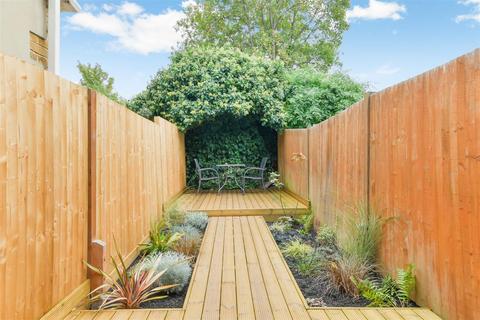 undefined, Acre Road, Colliers Wood SW19