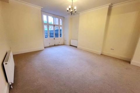 undefined, Lansdowne Road, Bedford