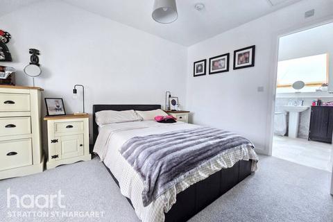 3 bedroom semi-detached house for sale, Grayling Avenue, Stratton St Margaret