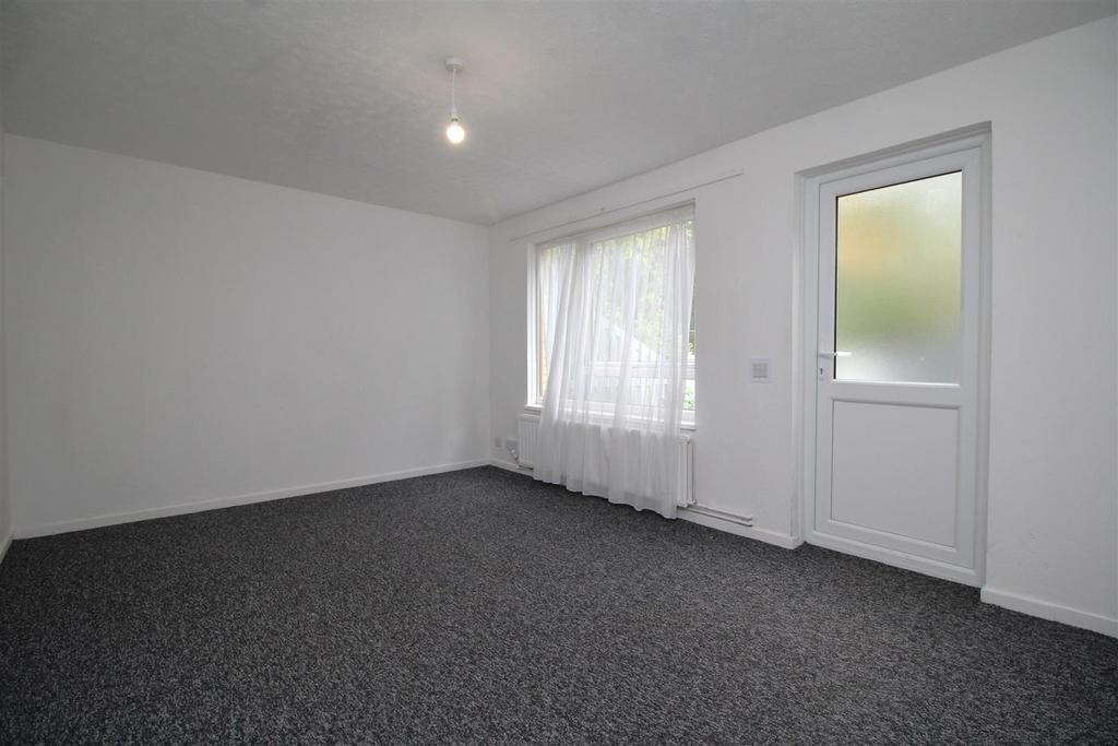 Living room 2 .JPG