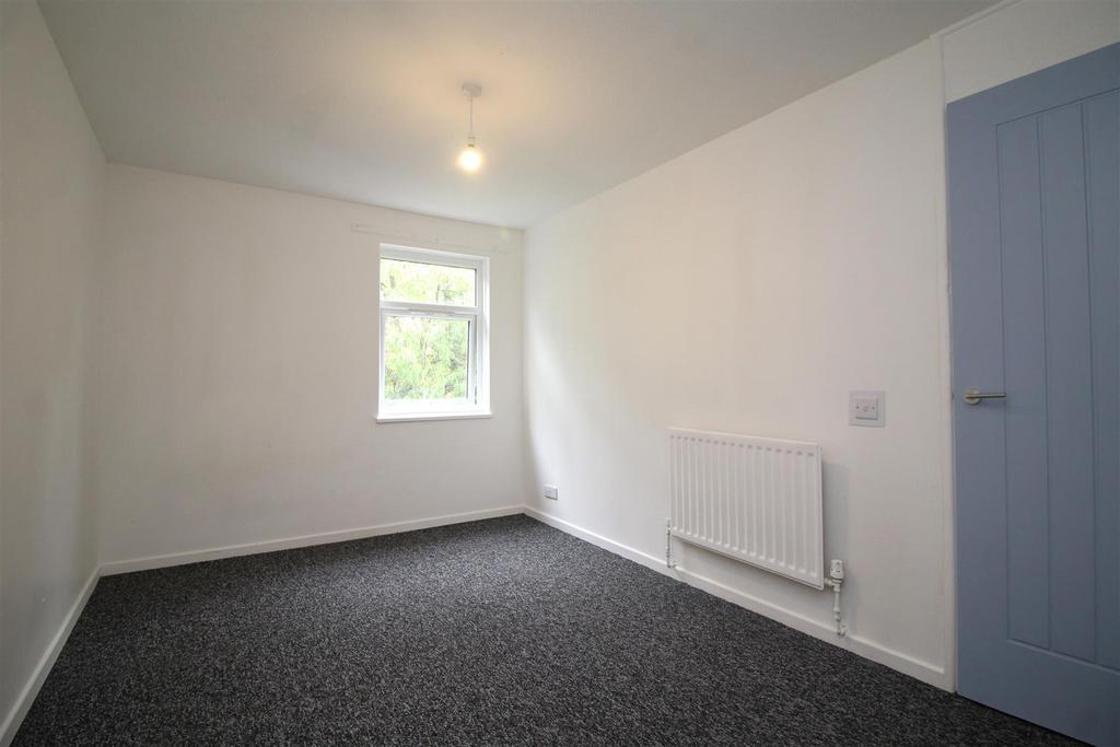 Bedroom 1 .JPG