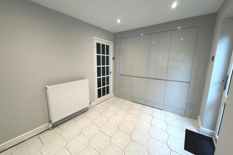 3 bedroom detached bungalow to rent, Millstone Edge, Cheddleton, Leek