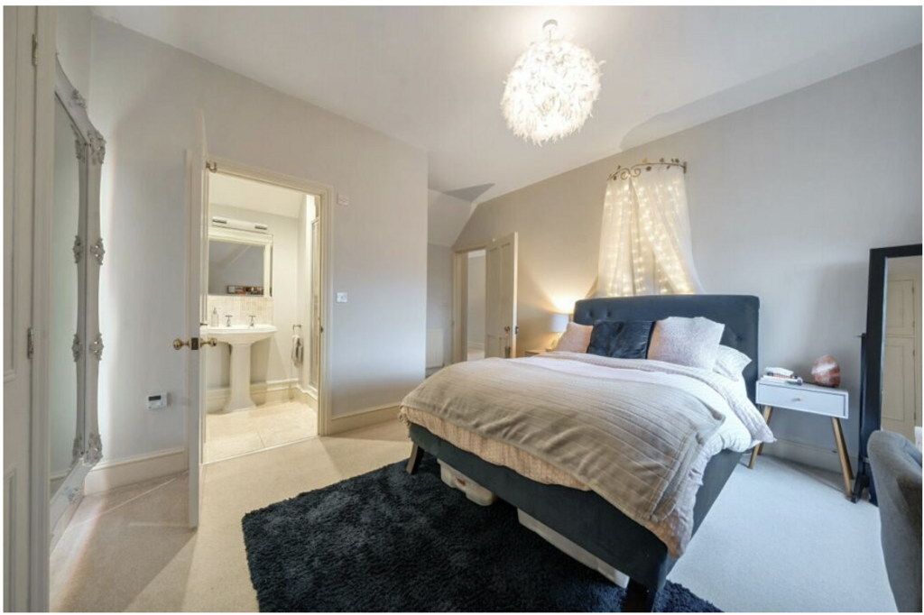 Katiebedroom