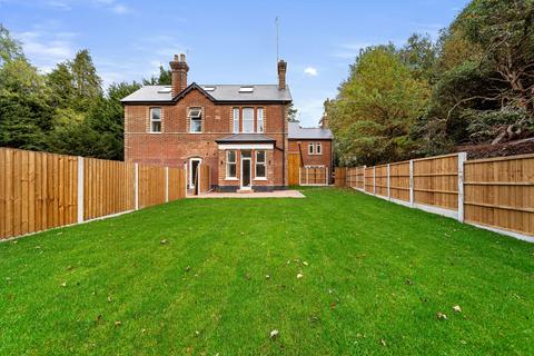 3 bedroom semi-detached house for sale, Aldon Lane, West Malling ME19