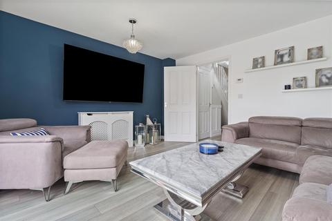 3 bedroom semi-detached house for sale, Bellflower Drive, Worthing