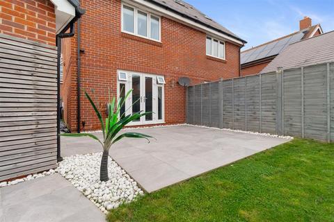 3 bedroom semi-detached house for sale, Bellflower Drive, Worthing
