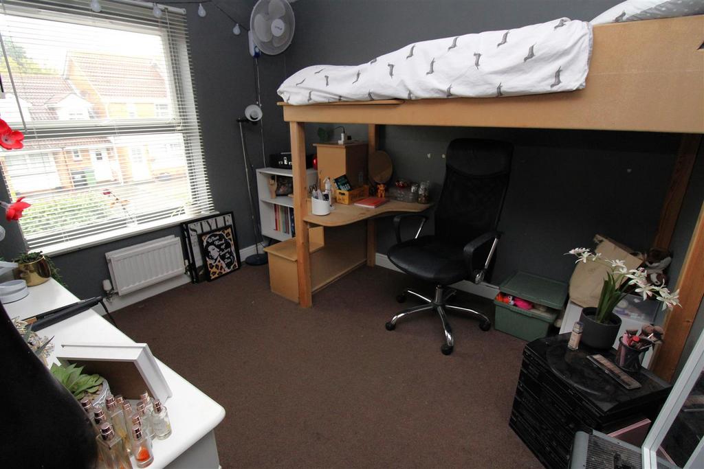 Bedroom 2.JPG