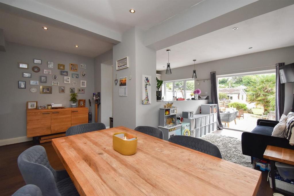 Kitchen diner