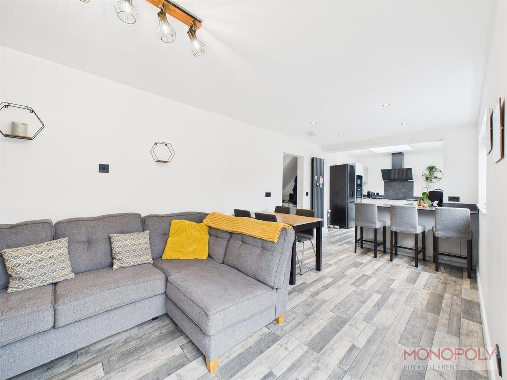 CAM01943 G0-PR0535-STILL014.jpg