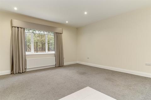 2 bedroom semi-detached bungalow for sale, Adel Manor Gardens, Adel, Leeds