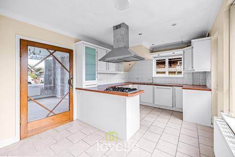 3 bedroom detached house for sale, Manor Close, Keelby DN41