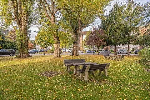Kew Road, Kew TW9
