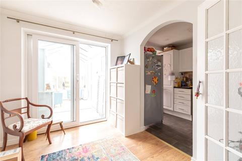 3 Beechwood Close, Devizes, SN10 2RX