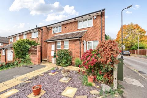 2 bedroom end of terrace house for sale, St. Michaels Court, Slough, Berkshire