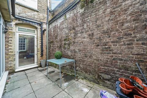 3 bedroom apartment to rent, Prince Of Wales Passage, London NW1