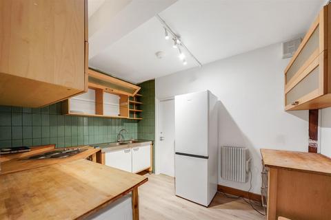 3 bedroom apartment to rent, Prince Of Wales Passage, London NW1
