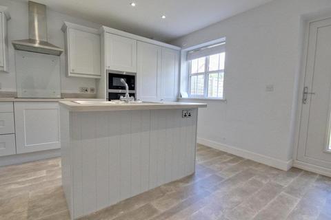 2 bedroom house to rent, Burton Fields, Driffield