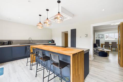 4 bedroom semi-detached house for sale, Common Road, Ingrave, Brentwood, Essex, CM13