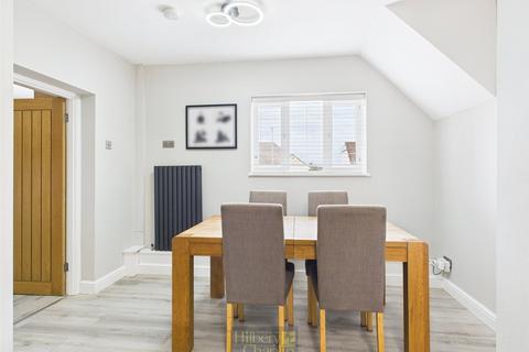 1 Common Road, Ingrave, Brentwood, CM13 3QL