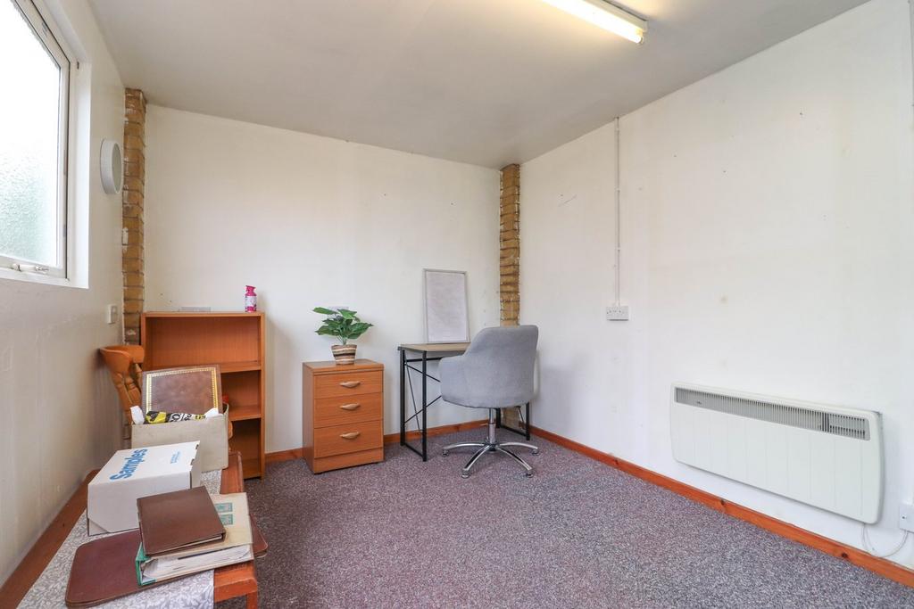 Garage/Office