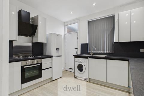 4 bedroom terraced house to rent, Crosby View, Holbeck, Leeds, LS11