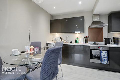 2 bedroom flat for sale, Victoria Avenue, Southend-On-Sea