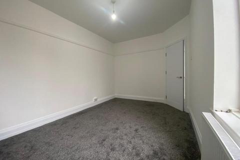 2 bedroom flat to rent, Drayton Waye, Harrow HA3