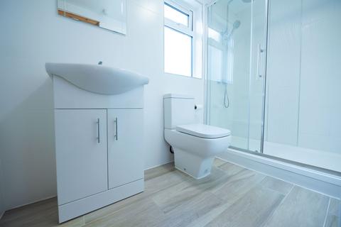 6 bedroom terraced house to rent, De Beauvoir Road, Reading, RG1