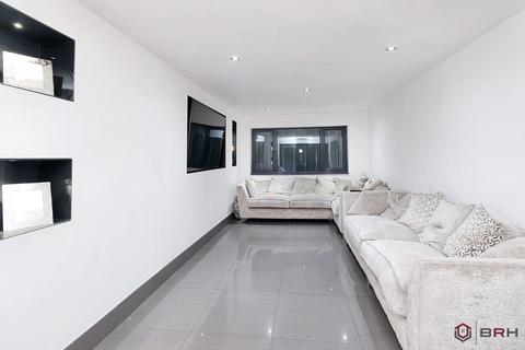 94 Stapleton Road, Warmsworth, Doncaster, DN4 9LN