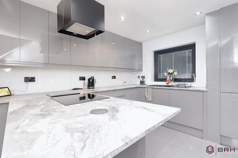 94 Stapleton Road, Warmsworth, Doncaster, DN4 9LN