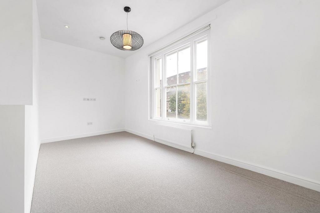 Prinicpal Bedroom (1).JPG