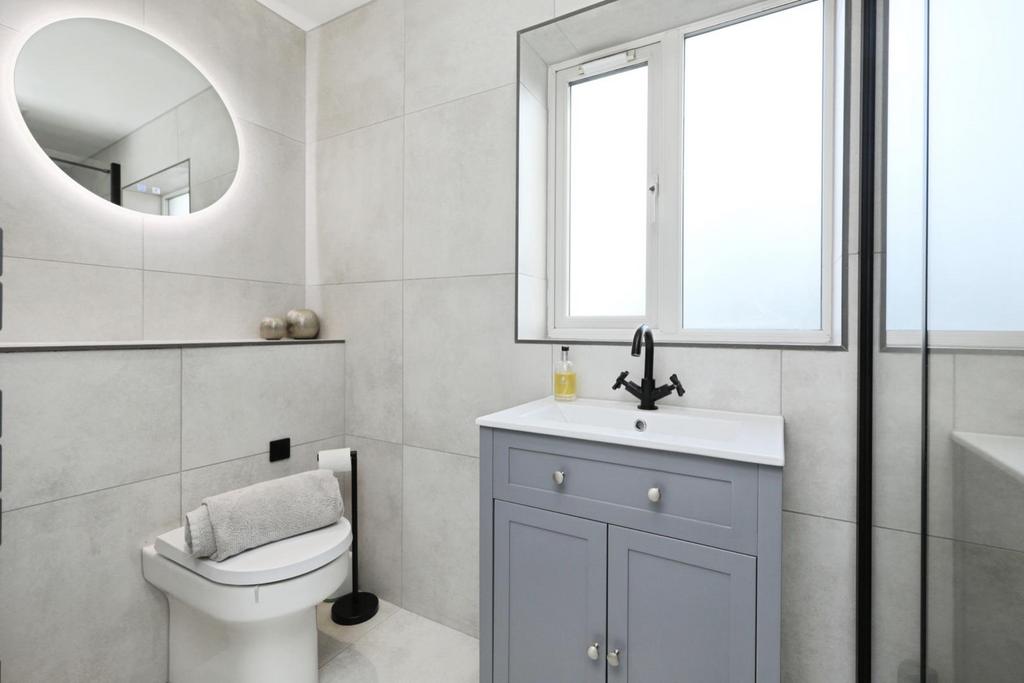 Ensuite
