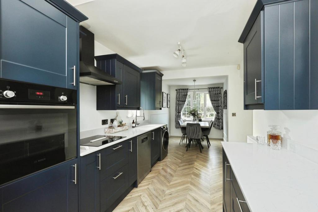 Dining kitchen