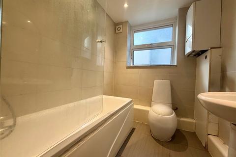 2 bedroom apartment to rent, High Street, London, N8